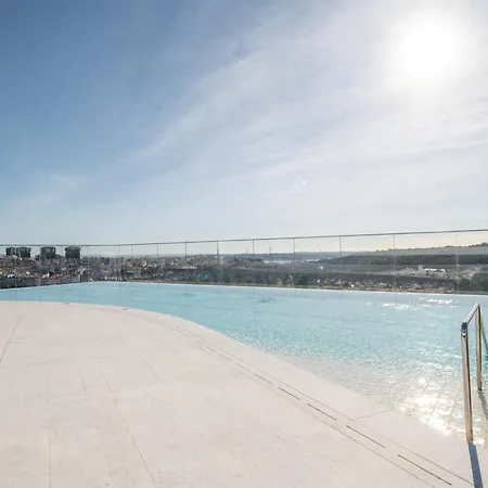 Apartment Saudade - 1 Bedroom And Shared Pool In Campolide