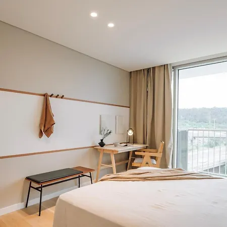 Saudade - 1 Bedroom And Shared Pool In Campolide Apartment *