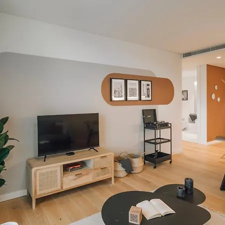 Daire Saudade - 1 Bedroom And Shared Pool In Campolide *