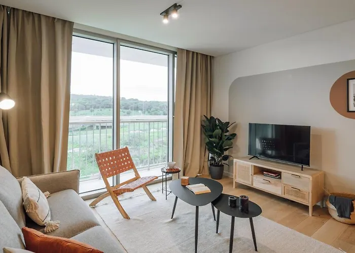 Saudade - 1 Bedroom And Shared Pool In Campolide Lisboa