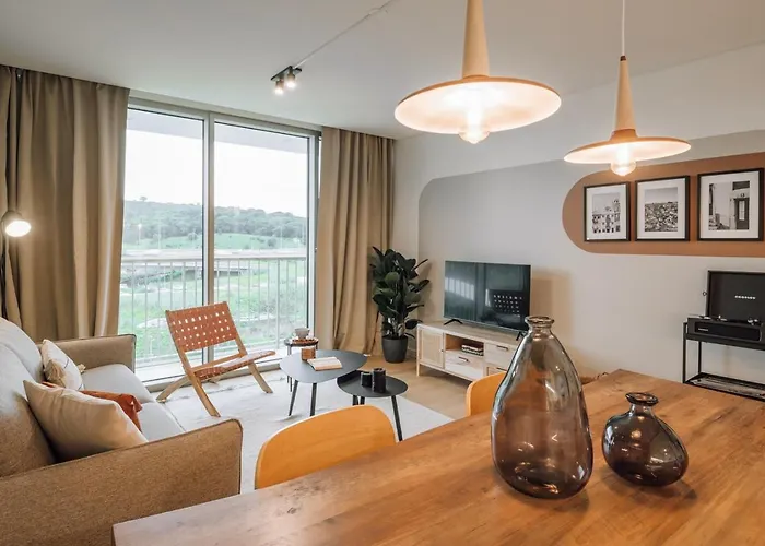 Saudade - 1 Bedroom And Shared Pool In Campolide Lejlighed *